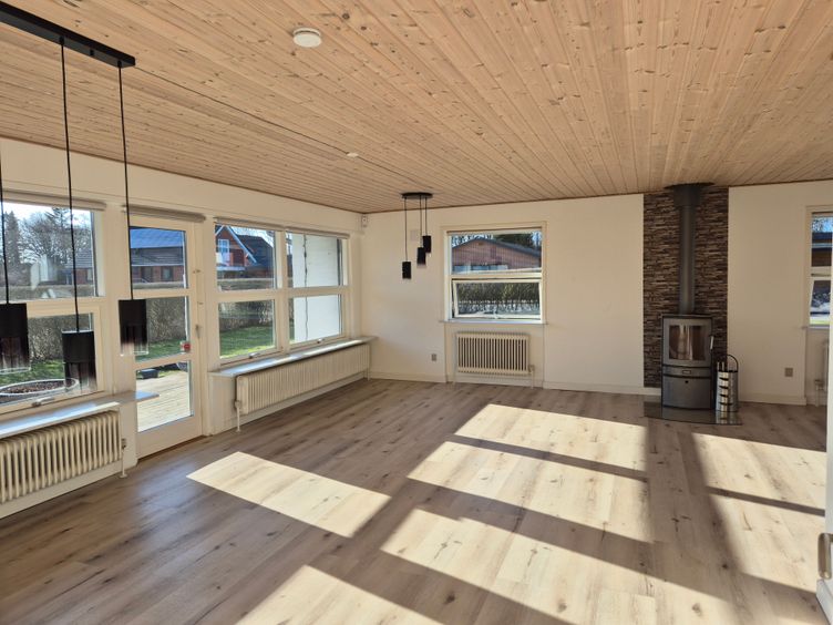 Dejlig villa med 6 værelser og stor have - Dalsvinget, Videbæk