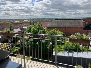 Stor 3-værelses andelsbolig med 8m2 sydvendt altan og flot udsigt over Randers og gudenåen - Billede 12 af 15