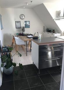 2-værelses lejlighed med udnyttet tag-etage udlejes - Billede 2 af 10