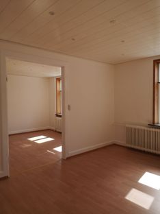Stuelejlighed midt i byen med egen P-plads - Billede 2 af 12