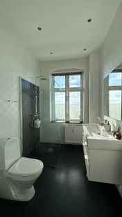 Stor 3-værelses andelsbolig med 8m2 sydvendt altan og flot udsigt over Randers og gudenåen - Billede 7 af 15