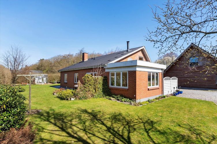 Villa ca. 25 minutters kørsel til Aalborg, kun 550.000 kr.  - Røgildvej 11, Brovst