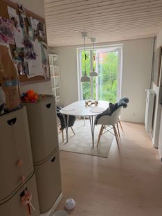 Lækker lejlighed med stor have - Billede 3 af 12