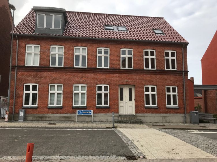 Dejlig lyst 2 værelses lejlighed udlejes. - Frederiksgade 32, Skive