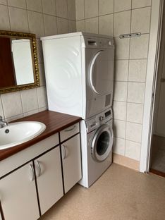 Stor ejendom med mulighed for udlejning. Privat og erhverv. - Billede 17 af 22