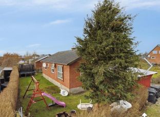 Jeg sælger eller lejer et hyggeligt hus i Bindslev.- TEL. :28254599 - Billede 2 af 12