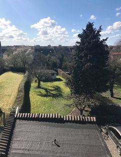 2-værelses lejlighed med udnyttet tag-etage udlejes - Billede 9 af 10