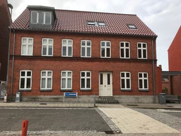 Dejlig lyst 2 værelses lejlighed udlejes. - Frederiksgade 32, Skive