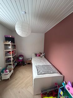 Indflytningsklart rækkehus med central beliggenhed  - Billede 13 af 18